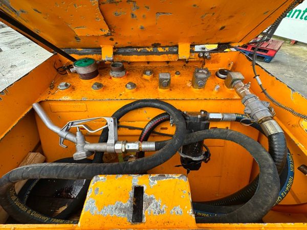 WESTERN 2000 LTR FUEL BOWSER ....1004T 367041447