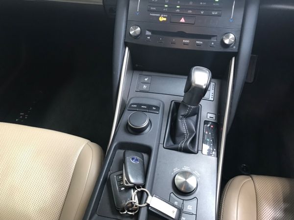 17 LEXUS IS 300H HYBRID /// FINANCE AVAILABLE 367058339