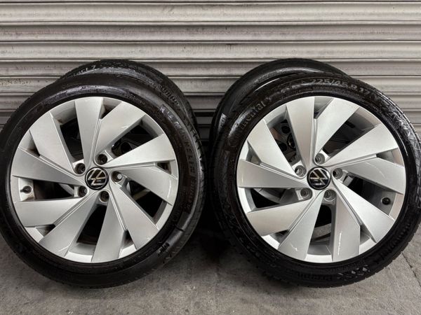 Volkswagen Golf Alloys 17” 367074978