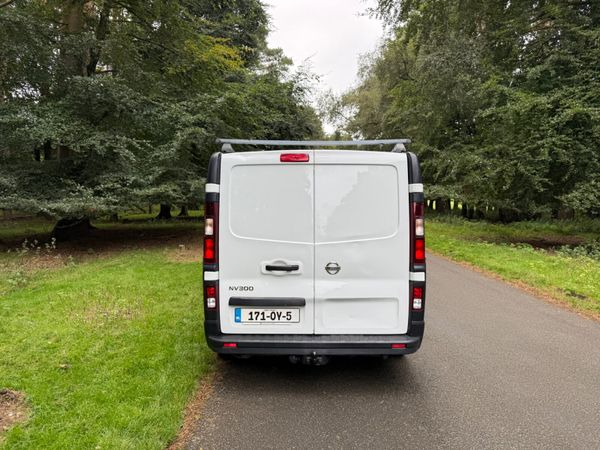 Nissan NV300 2017 Possible To Crewcab 367080420