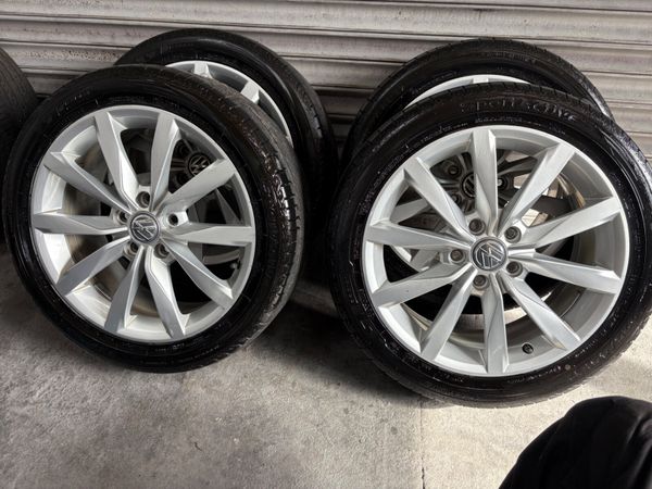 Volkswagen Golf 17” Alloys 367155695