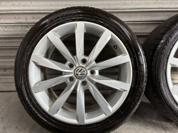 Volkswagen Golf 17” Alloys 367155696
