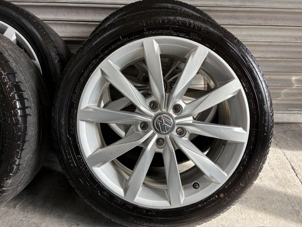 Volkswagen Golf 17” Alloys 367155698