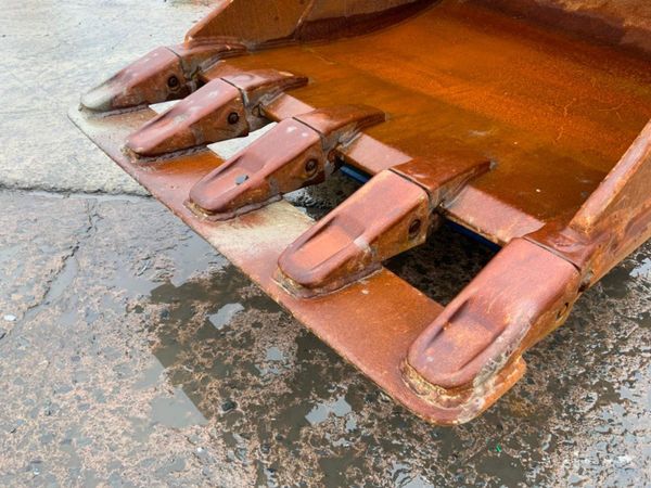 48" VOLVO DIGGING BUCKET.....100mm PINS......1516. 367174498