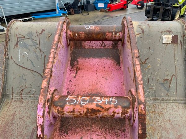 48" VOLVO DIGGING BUCKET.....100mm PINS......1516. 367174505