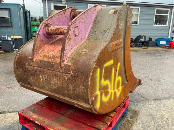 48" VOLVO DIGGING BUCKET.....100mm PINS......1516. 367174507