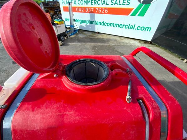 SINGLE AXLE BRENDON WATER BOWSER....1034 367239948