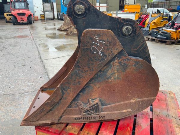 24" RHINOX DIGGING BUCKET.....65mm PINS.....577v. 367244254