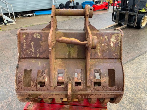 42" RIDDLE BUCKET.......65mm PINS.......1518 367249996