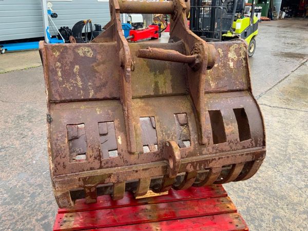 42" RIDDLE BUCKET.......65mm PINS.......1518 367249997