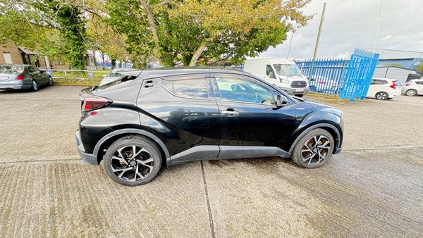 Toyota C-HR 1.8 Hybrid 2018 367257468