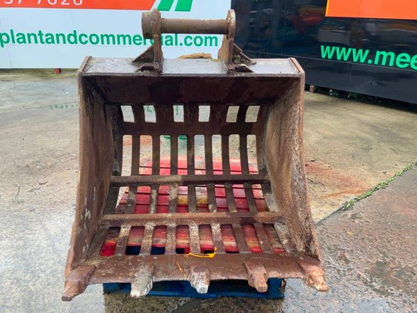 42" RIDDLE BUCKET.......65mm PINS.......1518 367250002