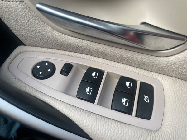 BMW 3-Series 2015 , auto , black leather 367250941