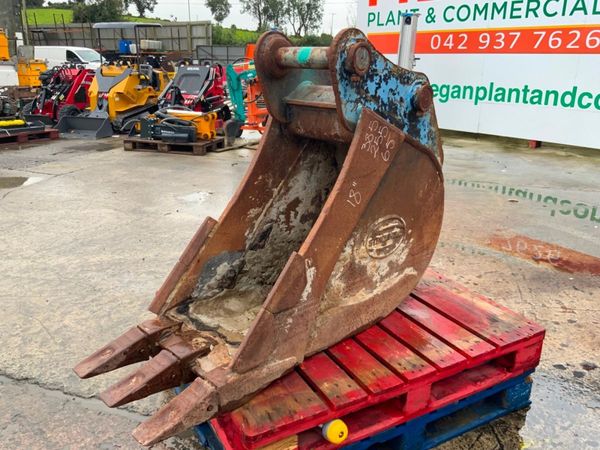 18" STRICKLAND DIGGING BUCKET. 367252301
