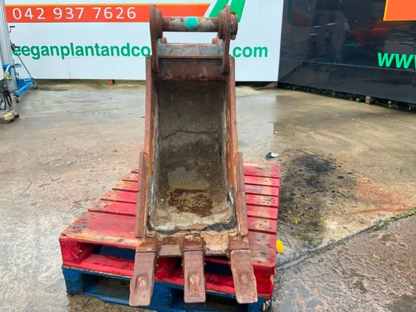 18" STRICKLAND DIGGING BUCKET. 367252303