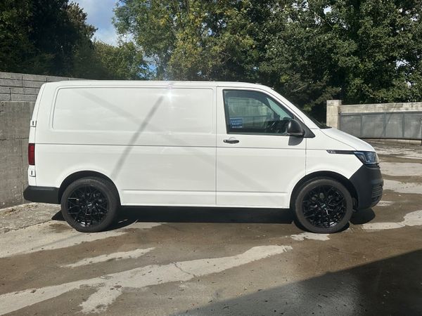 Volkswagen Transporter 2021 367269409