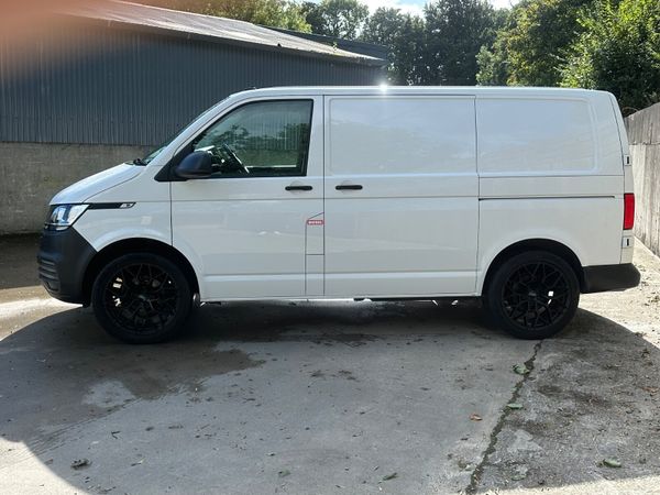 Volkswagen Transporter 2021 367269401