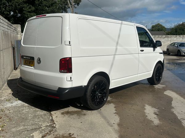 Volkswagen Transporter 2021 367269412