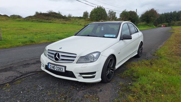 12 Mercedes-Benz C-Class 367270926