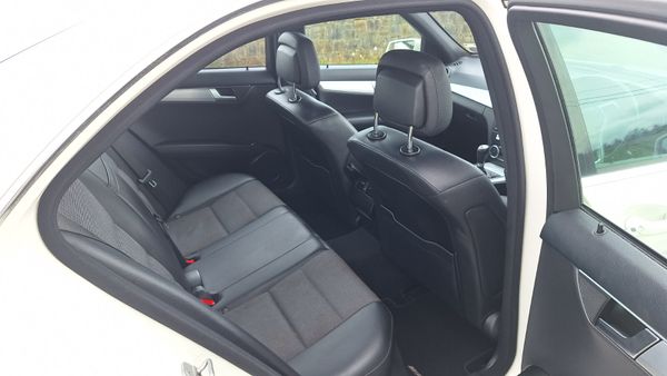 12 Mercedes-Benz C-Class 367270927