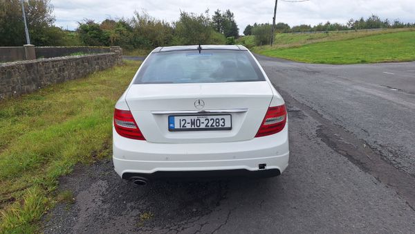 12 Mercedes-Benz C-Class 367270920