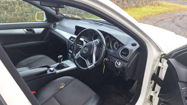 12 Mercedes-Benz C-Class 367270934
