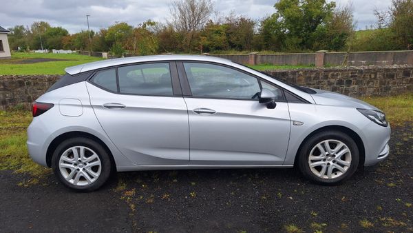 17Opel Astra Petrol 367271979