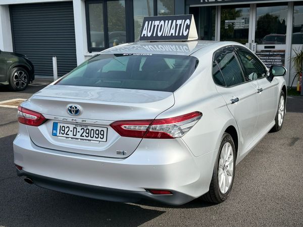 2019 Toyota CAMRY 2.5 Hybrid automatic 367286258