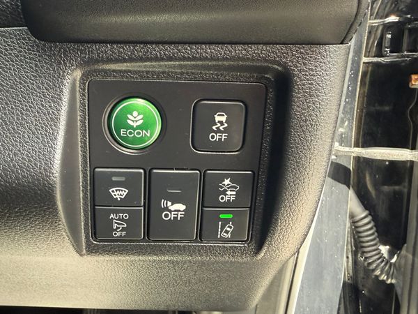 2016 Honda vezel 1.5 hybrid, only 60k Miles 367318507