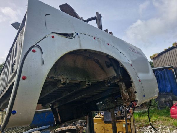 Toyota hilux tub 05 to 16 367338697