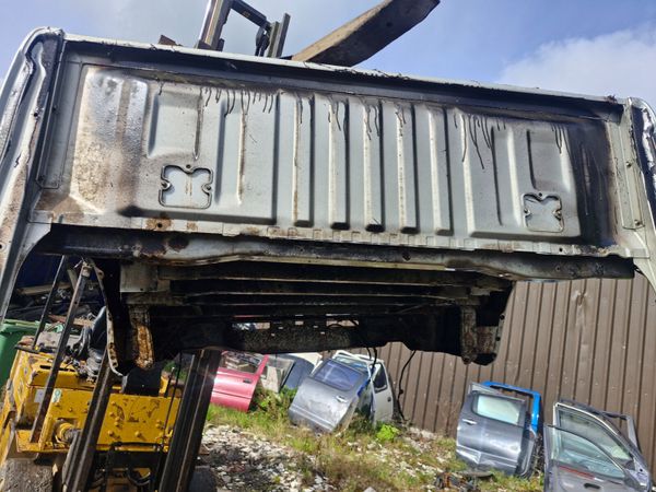Toyota hilux tub 05 to 16 367338704