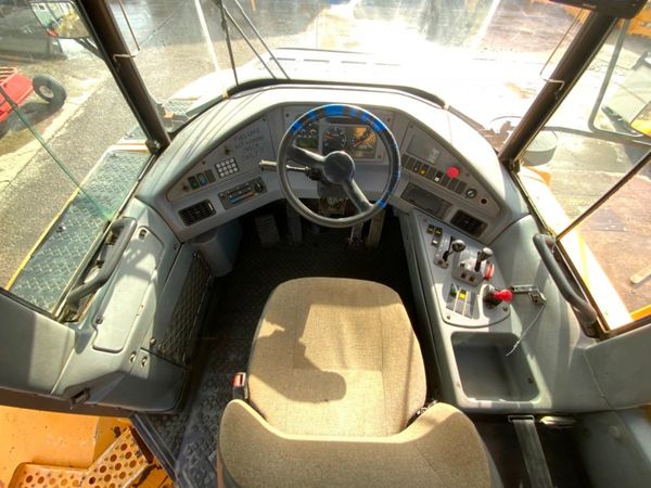 2002 VOLVO A25d SITE DUMP TRUCK.....a25 367348587