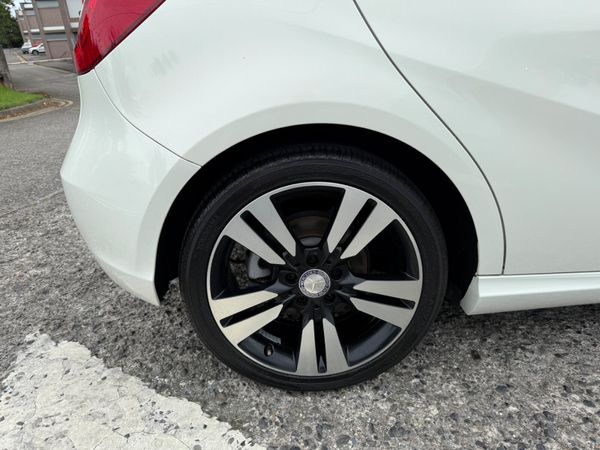 MERCEDES A180 2014 AUTOMATIC 367377796