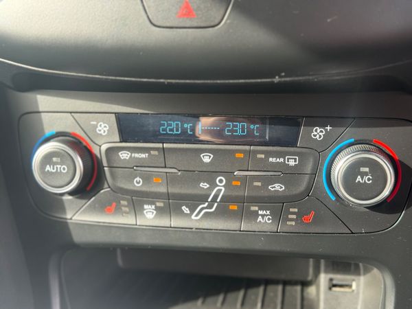 Ford Focus 181 ST-Line low Kms!!! 367392919