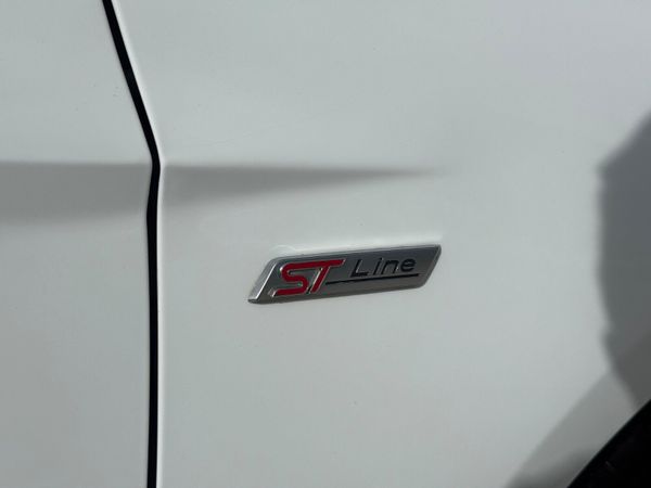 Ford Focus 181 ST-Line low Kms!!! 367392912