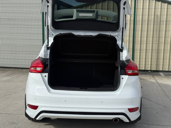 Ford Focus 181 ST-Line low Kms!!! 367392913