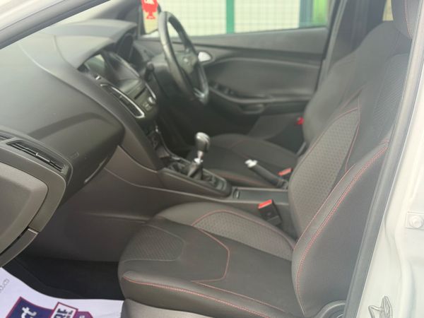 Ford Focus 181 ST-Line low Kms!!! 367392925