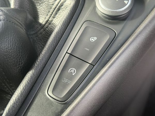 Ford Focus 181 ST-Line low Kms!!! 367392936