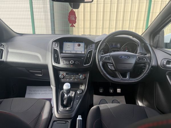 Ford Focus 181 ST-Line low Kms!!! 367392937