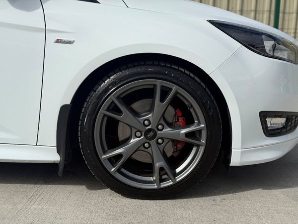 Ford Focus 181 ST-Line low Kms!!! 367392932