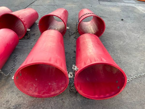 BUILDERS RUBBLE / DEMOLITION CHUTES.......4023.. 367427188