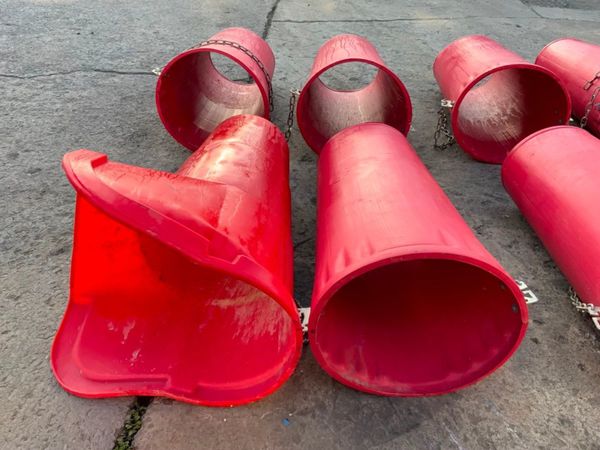 BUILDERS RUBBLE / DEMOLITION CHUTES.......4023.. 367427183