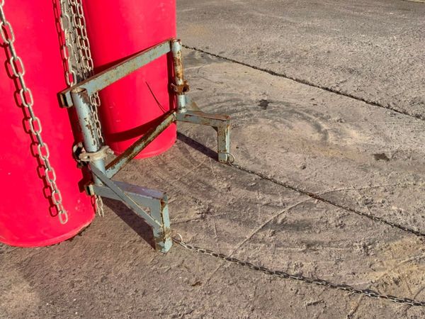BUILDERS RUBBLE / DEMOLITION CHUTES.......4023.. 367429300
