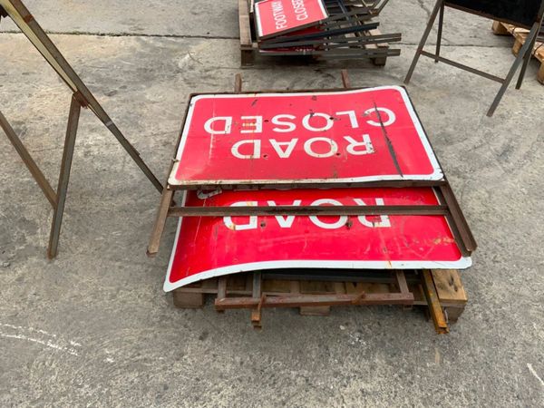 FOLDING ROAD SIGNS.....ASSORTED SIGNAGE. 367447752