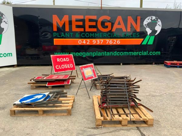 FOLDING ROAD SIGNS.....ASSORTED SIGNAGE. 367447761