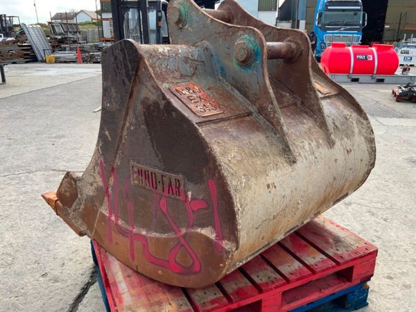 48" EUROFAB DIGGING BUCKET.....65mm PINS....1428- 367447920