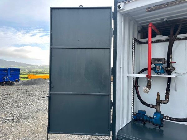 40,000 LITRE FUEL BOWSER CONTAINER....984 367454320