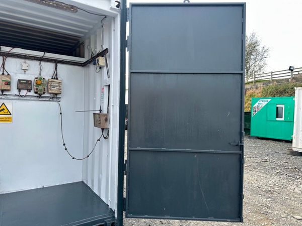 40,000 LITRE FUEL BOWSER CONTAINER....984 367454321