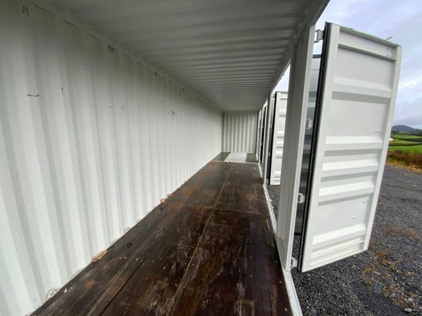 UNUSED FOUR SIDE DOOR SHIPPING CONTAINER....4414. 367526845