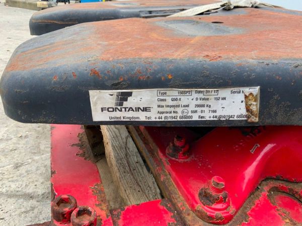 SLIDING FIFTH WHEEL TRAILER COUPLING. 367527077